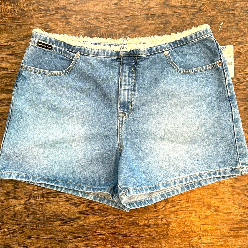 NWT: New York Collection, Denim Jean Shorts, Size 10
